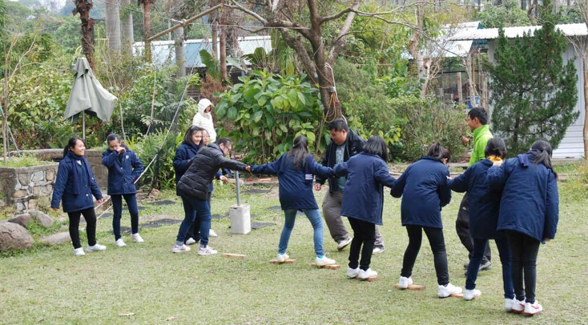 A. 陸上過河